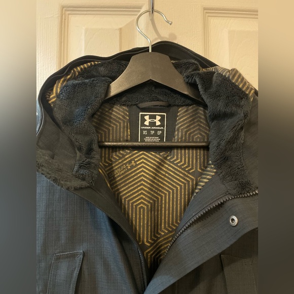 Under Armour Black Jacket with infarred Lining - Picture 3 of 6